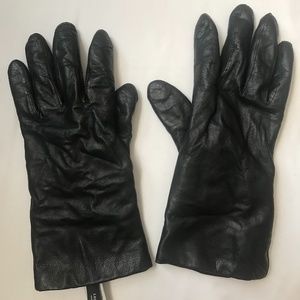 Lord & Taylor black leather/ 100% cashmere gloves, size 7